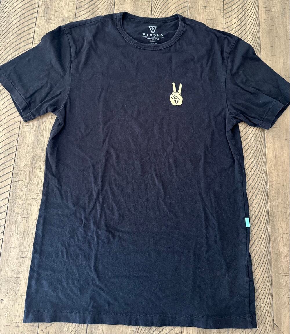 Vissla Vintage Wash Mens T-Shirt Medium Black Graphic Tee Peace Sign Surf